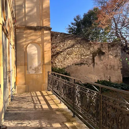 Le Des Carmes Apartment